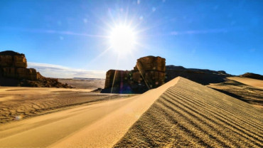 El- Fayoum Oasis with Wadi El Rayyan National Park and Meidum Pyramid from Cairo